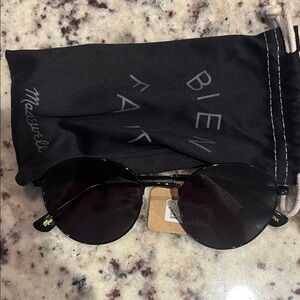Madewell Ansonia Black Round Sunglasses